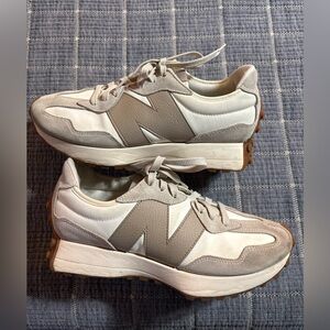 New Balance 327 Women’s Sneakers Size 10.5 Cream Taupe Gum Sole U327LZ
